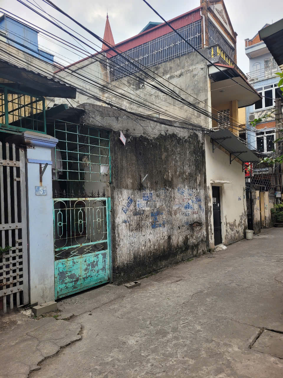 BÁN NHÀ 4 TẦNG 4 PHÒNG NGỦ, 40M2, Q.4, GIÁ 4.2 TỶ - VỊ TRÍ VÀNG, SỔ HỒNG CHÍNH CHỦ - Ảnh chính